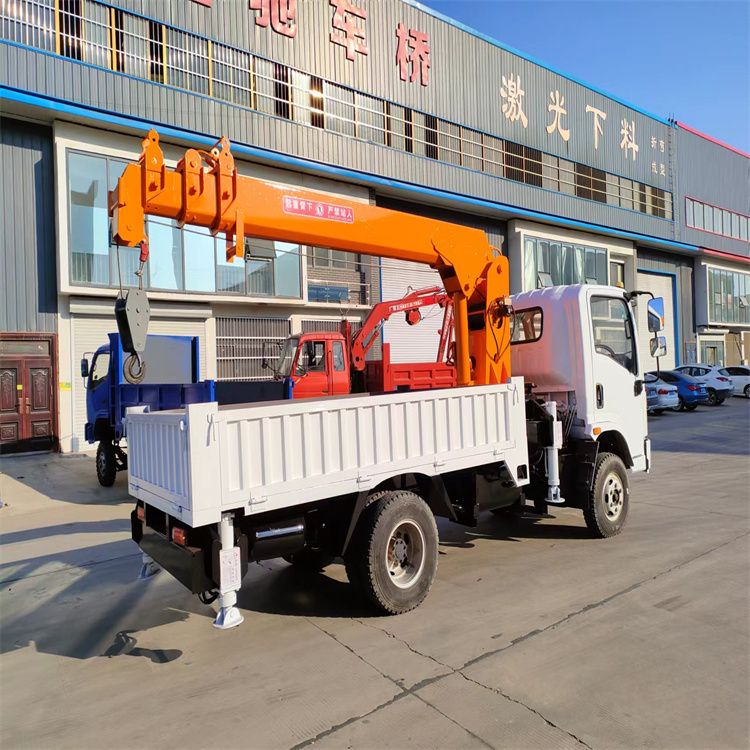 大林镇三轮随车吊定制 农用改装机自备吊中瑞长期出售